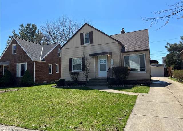 Property at 8109 Pelham Dr, Parma, OH 44129, 3 beds, 1.5 baths