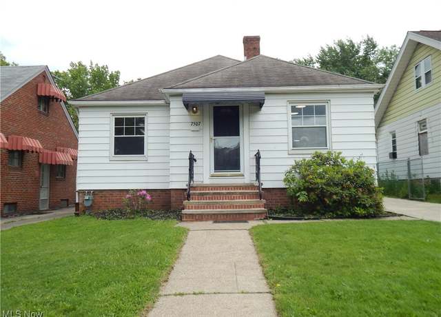 Property at 7507 Manhattan Ave, Parma, OH 44129, 2 beds, 2 baths
