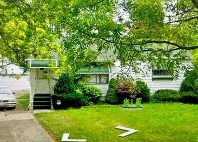 Property at 15913 Wingate Rd, Maple Heights, OH 44137, 2 beds, 1 bath