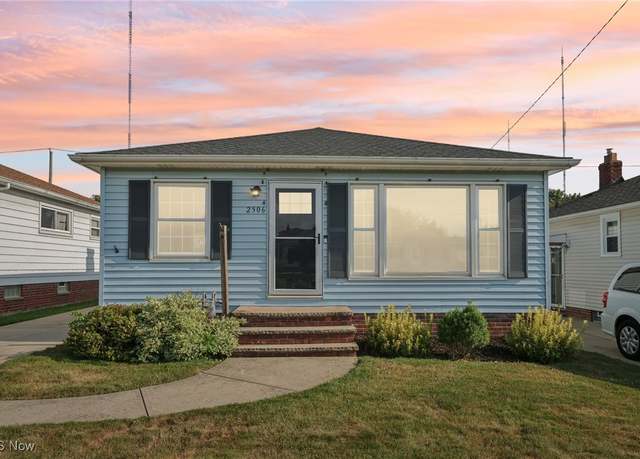 Property at 2506 Center Dr, Parma, OH 44134, 3 beds, 1 bath
