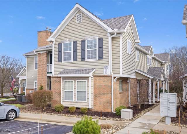 Property at 3280 Lenox Village Dr #201, Fairlawn, OH 44333, 2 beds, 2 baths