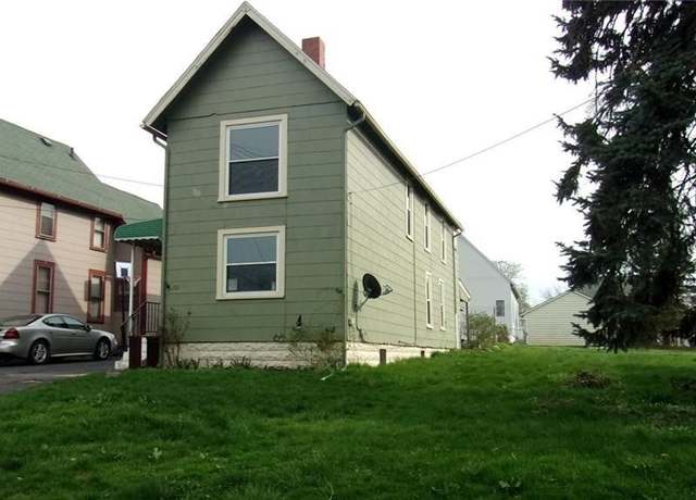 Property at 910 E 15th St, Ashtabula, OH 44004, 4 beds, 1.5 baths