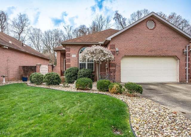 Property at 12 Hamlet Close, Parkersburg, WV 26104, 3 beds, 2 baths