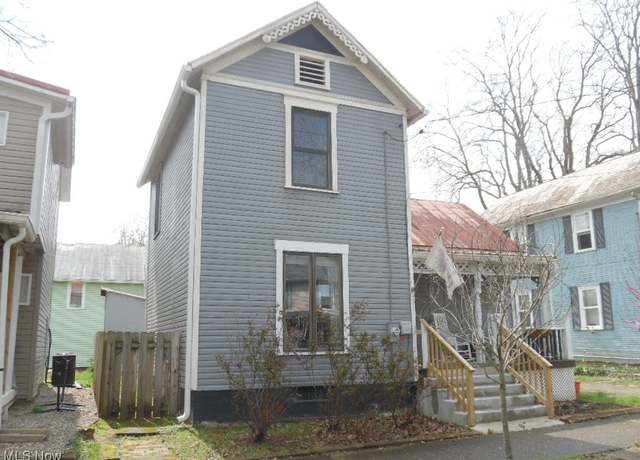 Property at 204 Lancaster St, Marietta, OH 45750, 2 beds, 1 bath