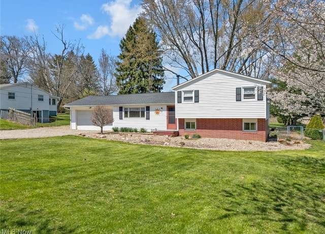 Property at 1503 Faircrest St SW, Canton, OH 44706, 4 beds, 1.5 baths