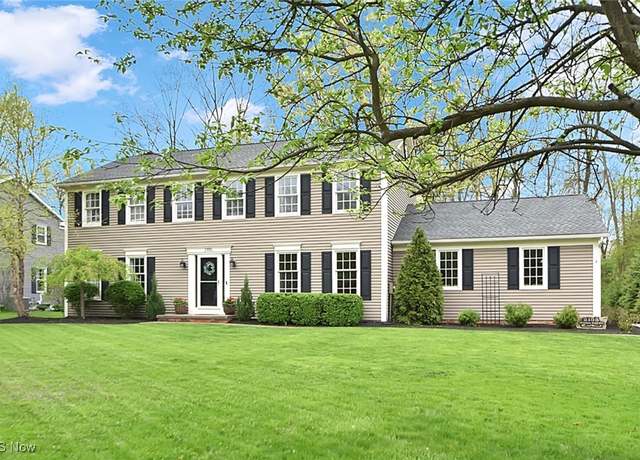 Property at 2195 Victoria Pkwy, Hudson, OH 44236, 4 beds, 2.5 baths