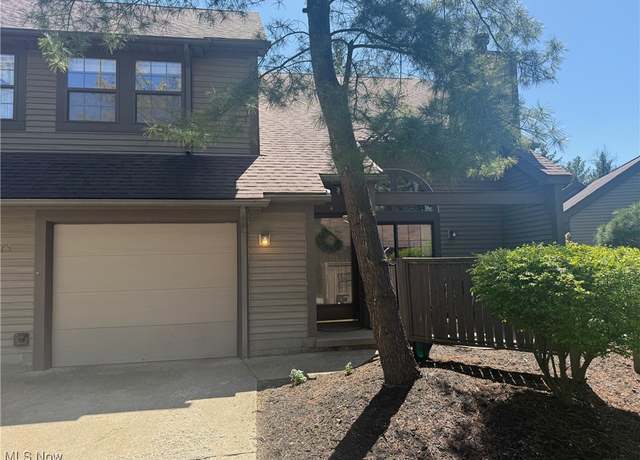 Property at 1173 Red Tail Hawk Ct #4, Youngstown, OH 44512, 2 beds, 2.5 baths