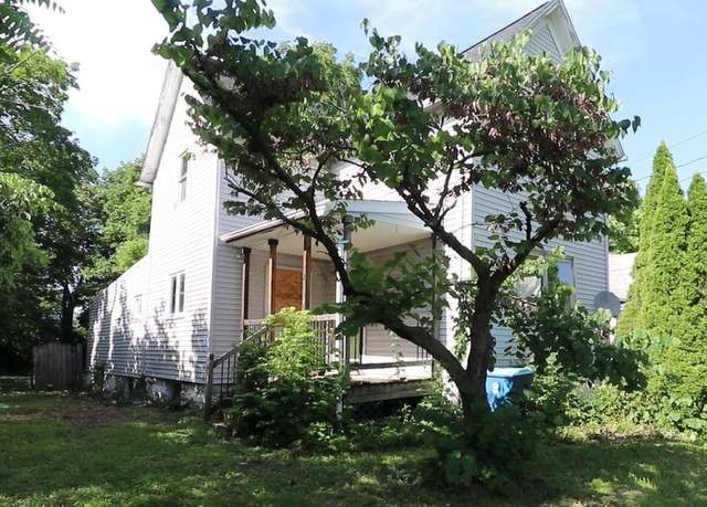 Property at 121 E 32nd St, Lorain, OH 44055, 3 beds, 1 bath