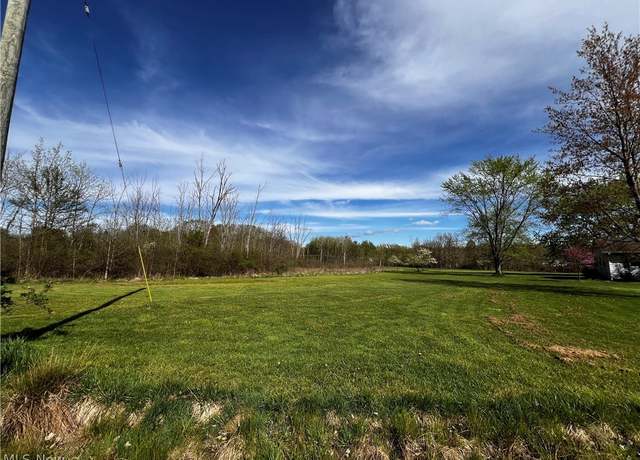 Property at 664 Wren Cir, Roaming Shores, OH 44084