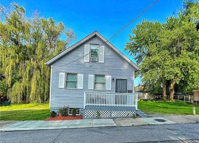 Property at 2627 W 18th St, Cleveland, OH 44113, 3 beds, 1 bath