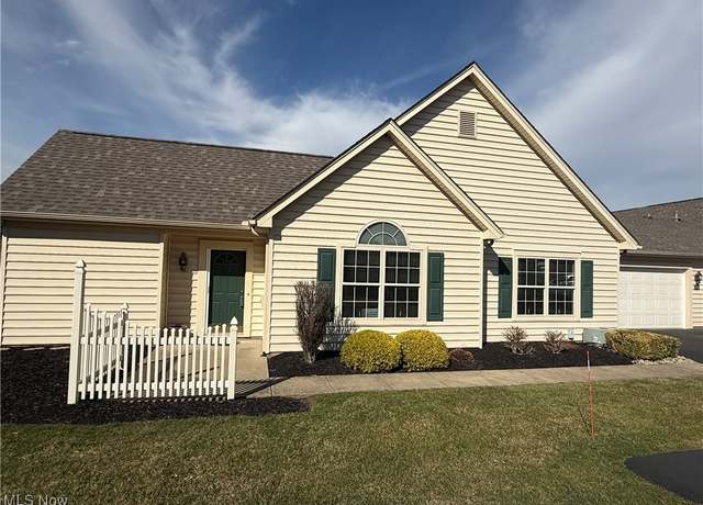 Property at 111 Village Ct, Columbiana, OH 44408, 2 beds, 2 baths