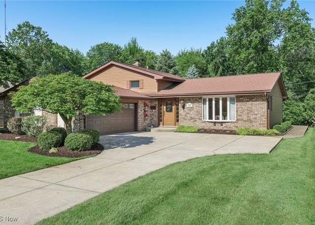 Property at 7250 Normandy Dr, Parma, OH 44134, 3 beds, 2 baths