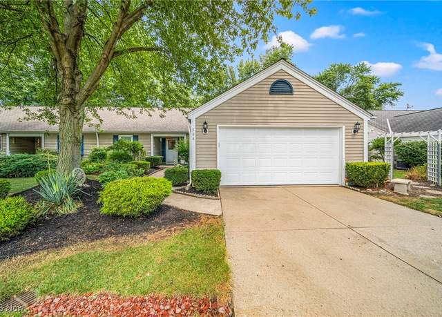 Property at 504 Greenside Dr, Painesville, OH 44077, 3 beds, 2 baths
