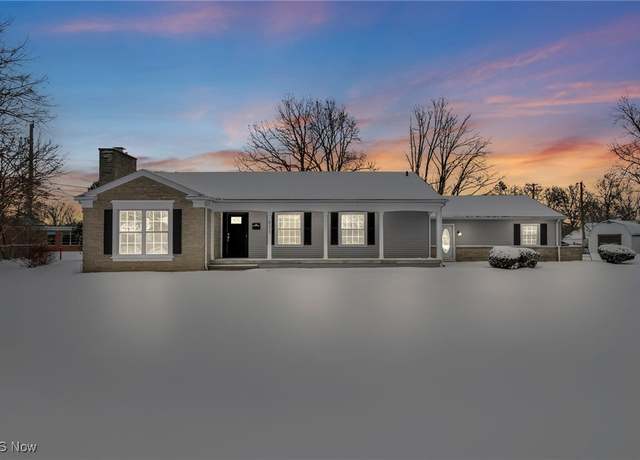 Property at 823 Washington Ave, Elyria, OH 44035, 3 beds, 2.5 baths