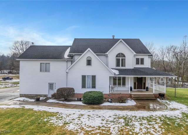 Property at 9332 Howland Springs Rd SE, Warren, OH 44484, 4 beds, 3.5 baths