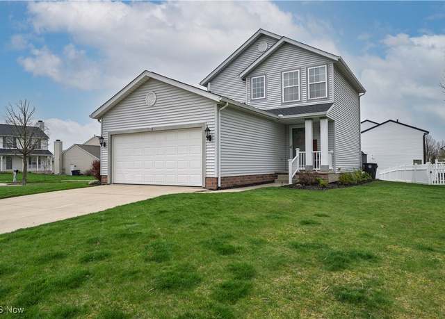 Property at 2119 Stonehenge Cir, Akron, OH 44319, 3 beds, 1.5 baths