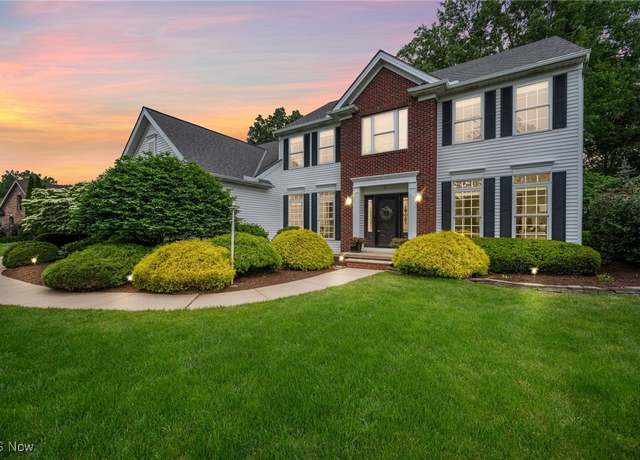 Property at 32244 Hawthorne Ct, Avon Lake, OH 44012, 4 beds, 3.5 baths