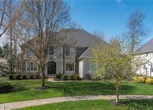 Property at 33518 Silver Oak Dr, Avon, OH 44011, 4 beds, 3.5 baths
