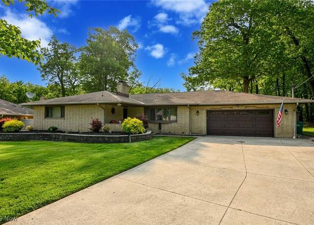 Property at 2660 S Mary Ln, Seven Hills, OH 44131, 3 beds, 3 baths