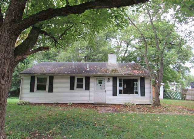 Property at 1054 Water St, Newton Falls, OH 44444, 3 beds, 1 bath