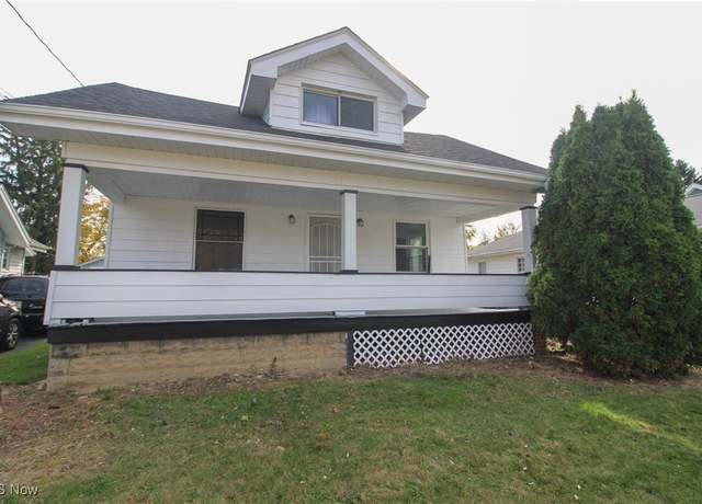 Property at 1559 Wakefield Ave, Youngstown, OH 44514, 3 beds, 2 baths