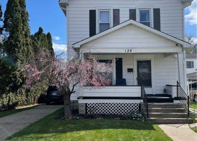 Property at 124 Park Ave NW, New Philadelphia, OH 44663, 3 beds, 2 baths