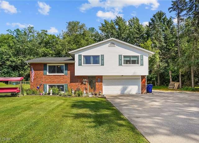 Property at 401 N Elm Ave, Tallmadge, OH 44278, 4 beds, 2 baths