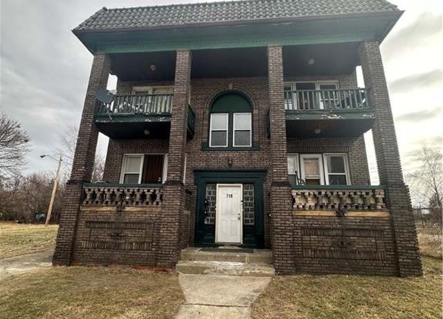 Property at 719 E 124th St, Cleveland, OH 44108, 8 beds, 4 baths
