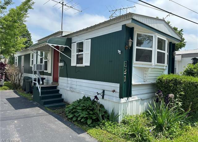 Property at 9151 Mentor Ave Unit E21, Mentor, OH 44060, 2 beds, 1 bath