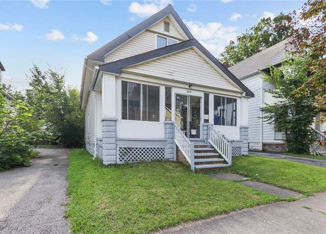 Property at 2819 E 118th St, Cleveland, OH 44120, 3 beds, 1.5 baths