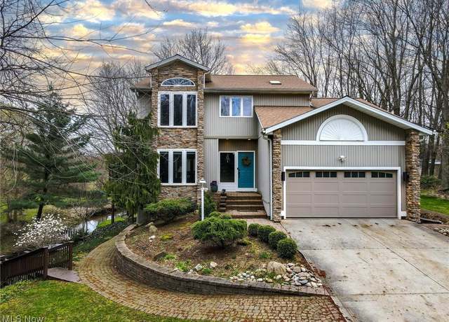 Property at 2068 Chimney Ridge Dr, Madison, OH 44057, 4 beds, 3.5 baths