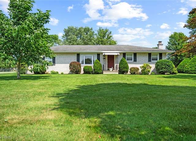 Property at 6944 Rolling Ridge Rd NE, Canton, OH 44721, 3 beds, 1 bath