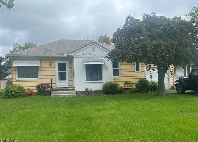 Property at 2517 W 8th St, Ashtabula, OH 44004, 2 beds, 1 bath