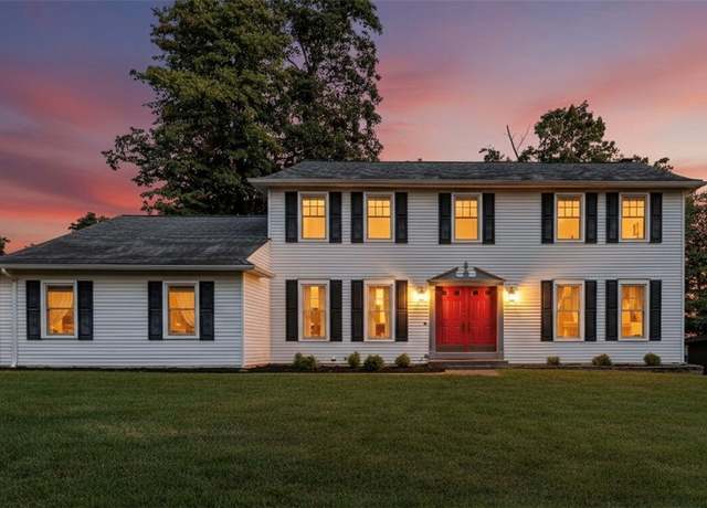 Property at 13448 Compass Point Dr, Strongsville, OH 44136, 4 beds, 2.5 baths