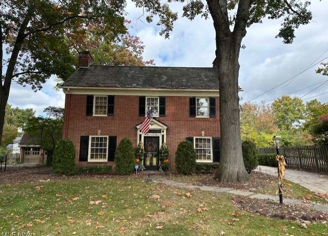 Property at 26 Mill Creek Dr, Youngstown, OH 44512, 4 beds, 1.5 baths
