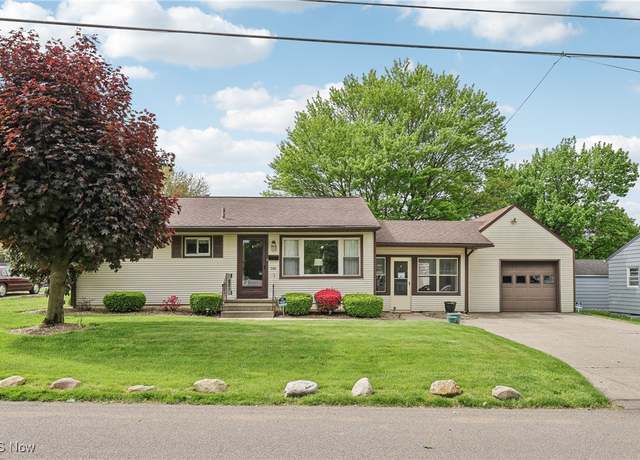 Property at 586 Jefferson Ave, Barberton, OH 44203, 3 beds, 1 bath