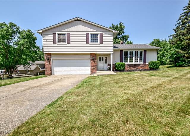 Property at 30501 Meadowbrook Dr, Willoughby Hills, OH 44094, 4 beds, 2.5 baths