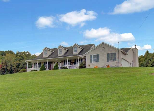 Property at 2079 Parks Ave SE, Paris, OH 44669, 3 beds, 3.5 baths