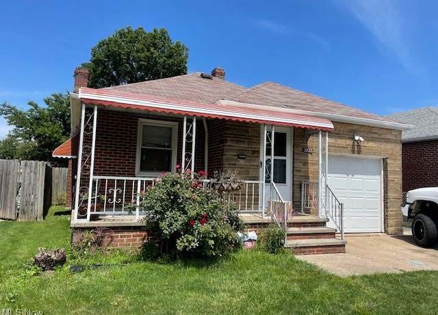 Property at 2822 North Ave, Parma, OH 44134, 2 beds, 1.5 baths