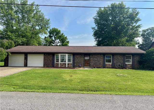 Property at 150 Oakbrook Ln, Mineral Wells, WV 26150, 3 beds, 2 baths