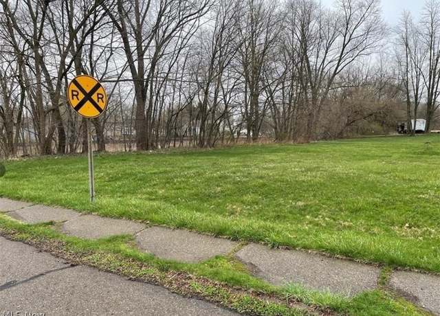 Property at 287 1/2 W Main St, Alliance, OH 44601