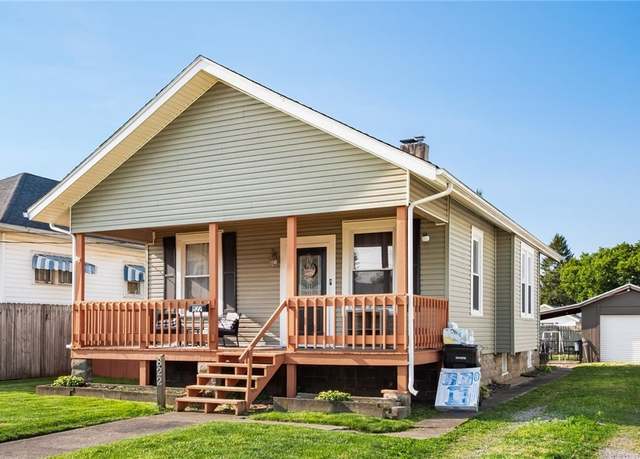 Property at 822 Seborn Ave, Zanesville, OH 43701, 2 beds, 1 bath