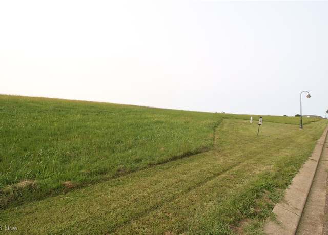 Property at 4750 S Edinbergh Dr, Zanesville, OH 43701