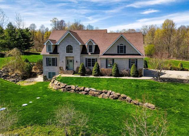 Property at 12840 Big Creek Ridge Dr, Chardon, OH 44024, 5 beds, 3.5 baths