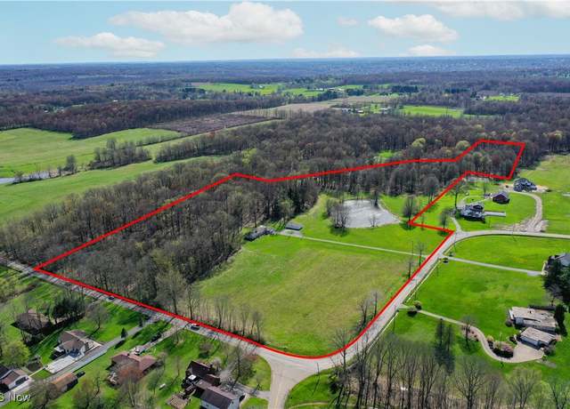 Property at 1212 Bedford Rd, Lowellville, OH 44436, 3 beds, 1.5 baths
