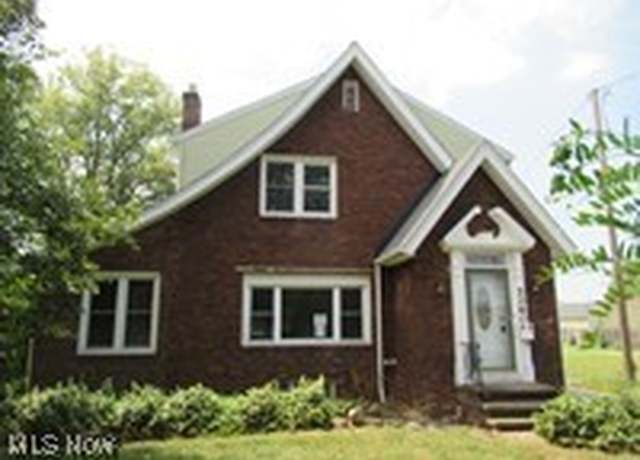 Property at 5260 W 220th St, Fairview Park, OH 44126, 3 beds, 1.5 baths