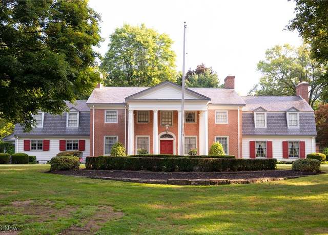 Property at 4225 Stratford Rd, Boardman, OH 44512, 5 beds, 5.5 baths