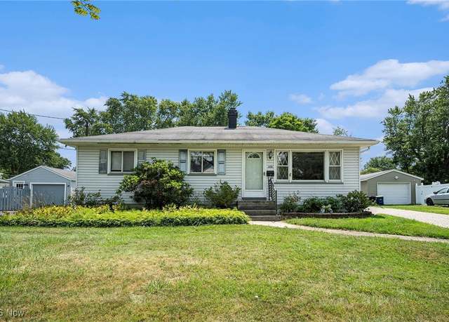 Property at 2132 W 13th St, Ashtabula, OH 44004, 3 beds, 1.5 baths