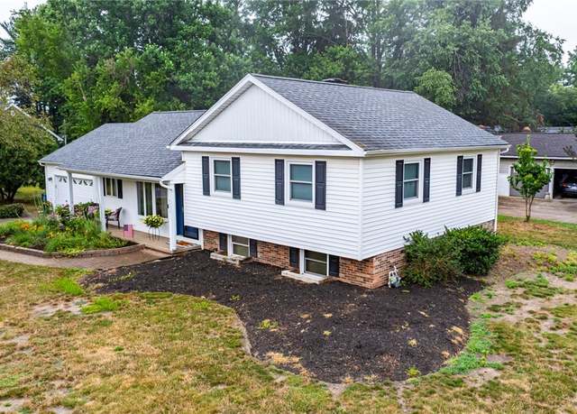 Property at 4292 W Bend Dr, Willoughby, OH 44094, 3 beds, 2 baths