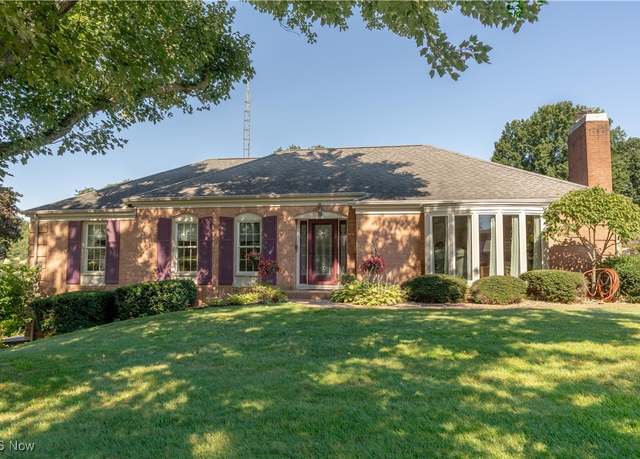 Property at 1443 Wilkshire Cir SW, North Canton, OH 44720, 3 beds, 2.5 baths